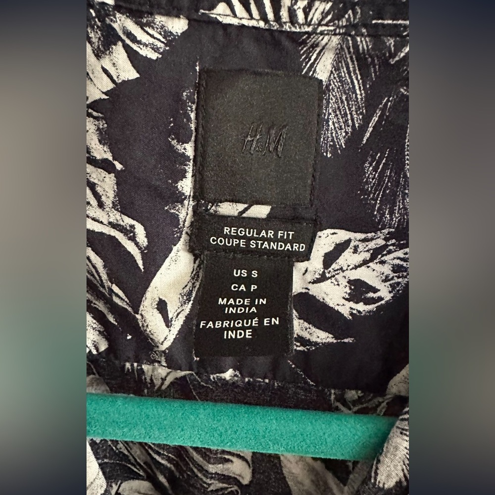 H&M Black and White Casual Button Down Shirt - Picture 2 of 2